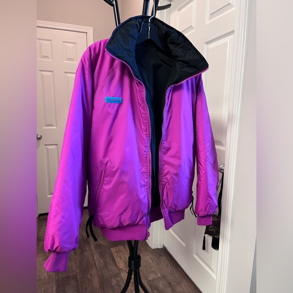 COLUMBIA Sportswear REVERSIBLE Fuchsia & Black medium weight NYLON Jacket - Picture 12 of 15